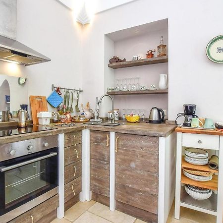 Cozy Apartment In Масса-Лубренсе Экстерьер фото